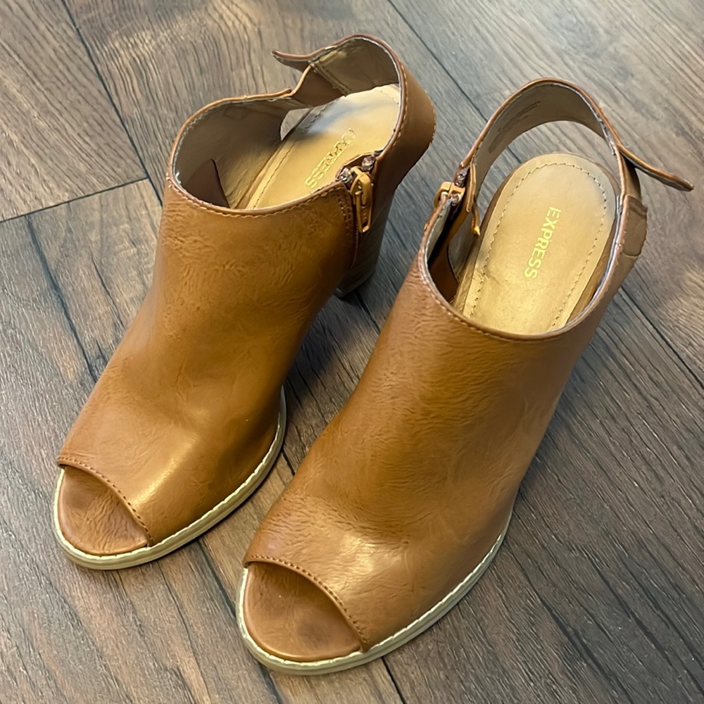 Express Cognac Peep Toe Bootie Block Heel Size 8 - image 2